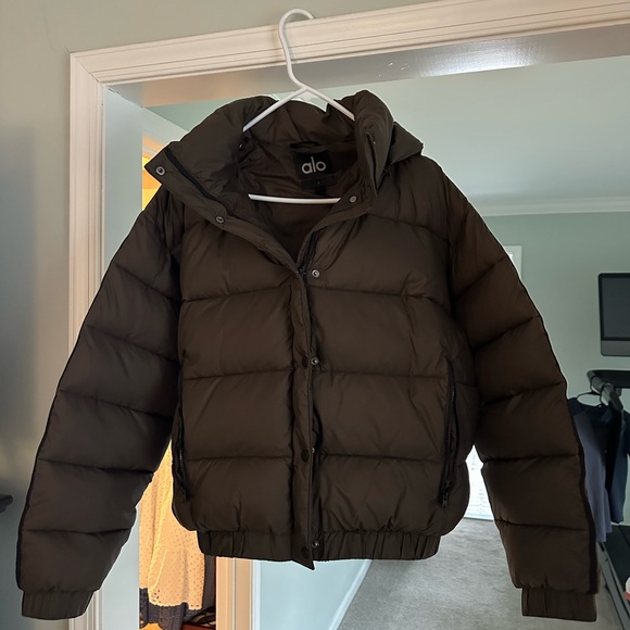 ALO Yoga Jackets & Blazers - ALO Yoga Dark Brown Puffer Jacket